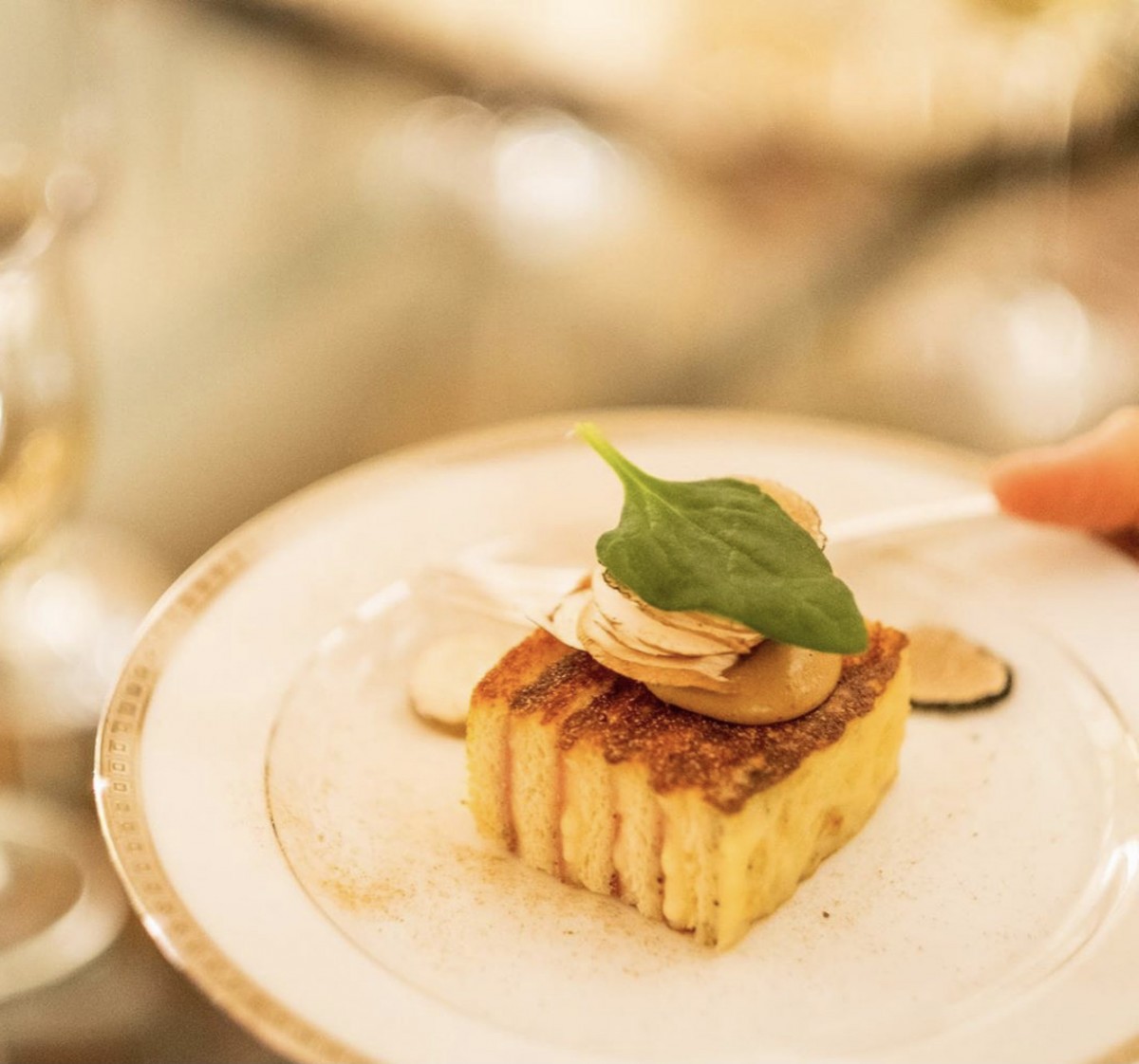 Croque Monsieur , Béchamel Truffe Et Condiment Truffe Pour 8 Personnes